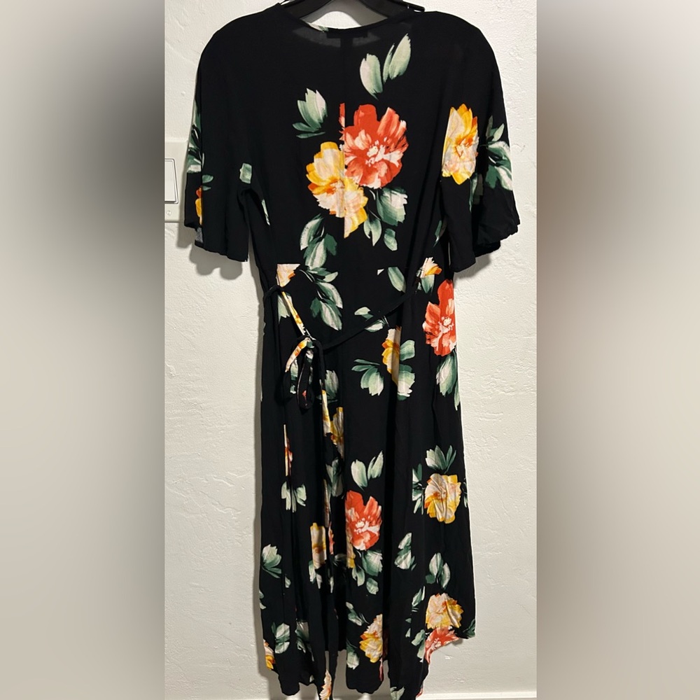 Forever 21 Black Floral Midi Dress